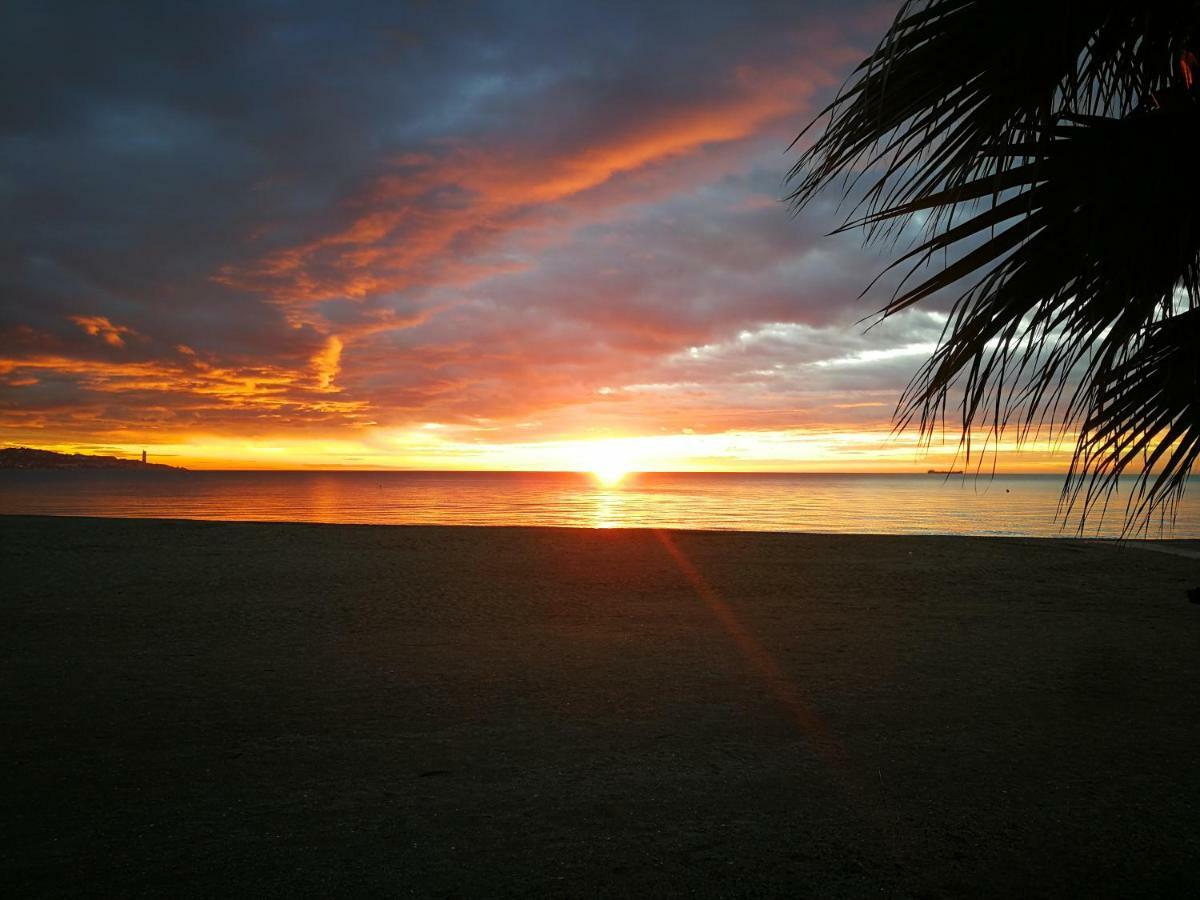 Apartamento Lujo Frente Al Mar Centro De Málaga Esterno foto